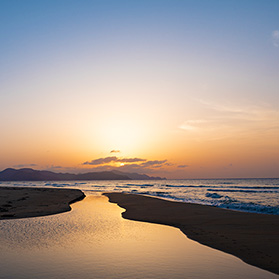 夕日百選に選ばれた夕日ヶ浦海岸